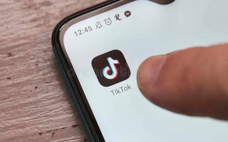 Top 10 de stars et influenceuses à suivre sur Tiktok